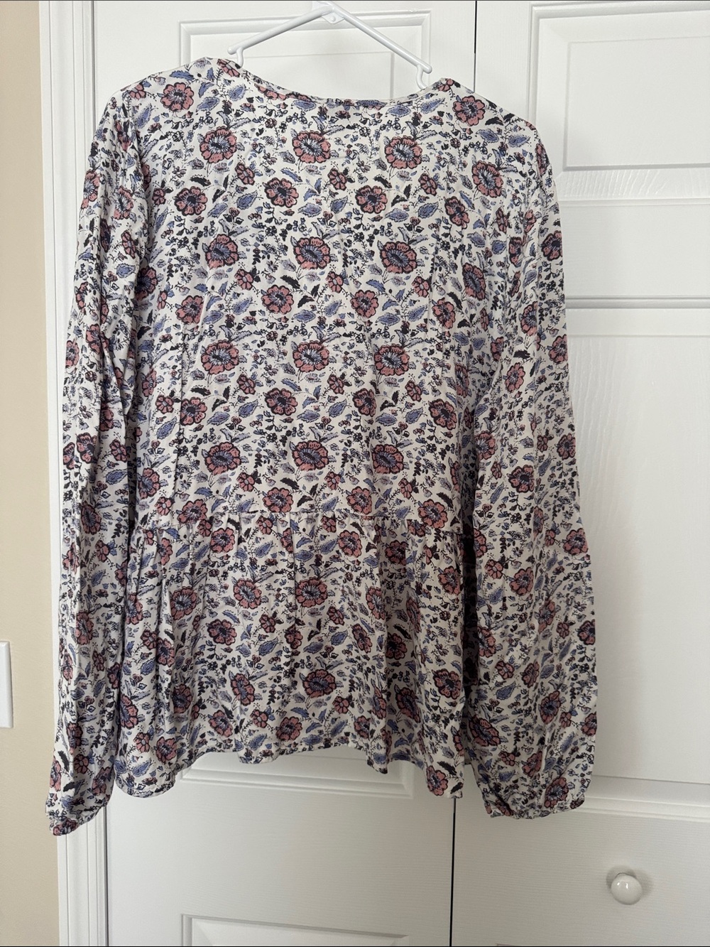 Lucky Brand Floral Print Peasant Top in Cream, Mauve and Navy - Picture 2 of 2